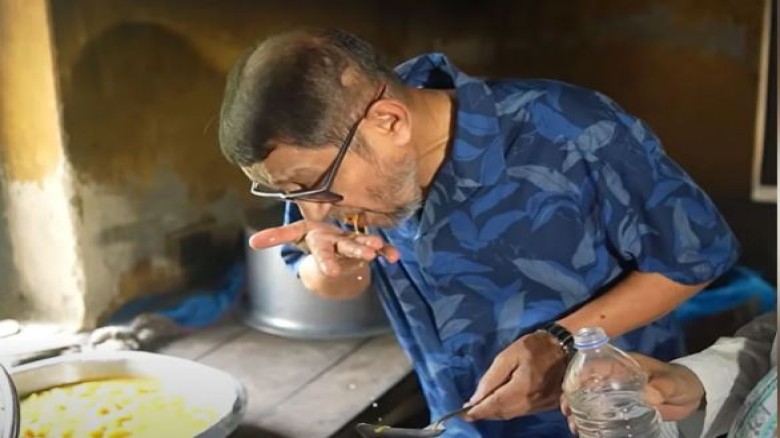 হাসপাতালের খাবার মুখে নিয়ে মন্ত্রী বললেন, এটা যদি আপনার ওয়াই