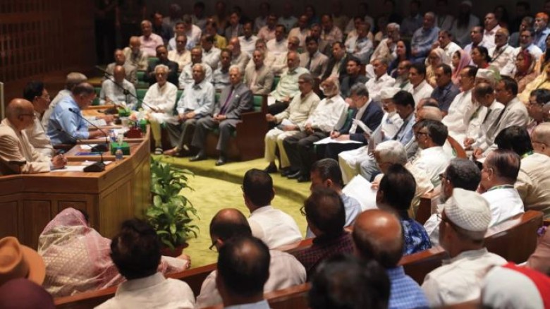 সরকারদলীয় এমপিদের সঙ্গে বৈঠকে প্রধানমন্ত্রী